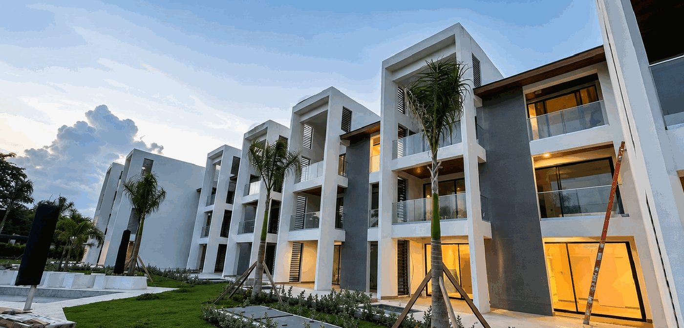 Fachada del edificio residencial Garden Suites en Cocotal Golf & Country Club